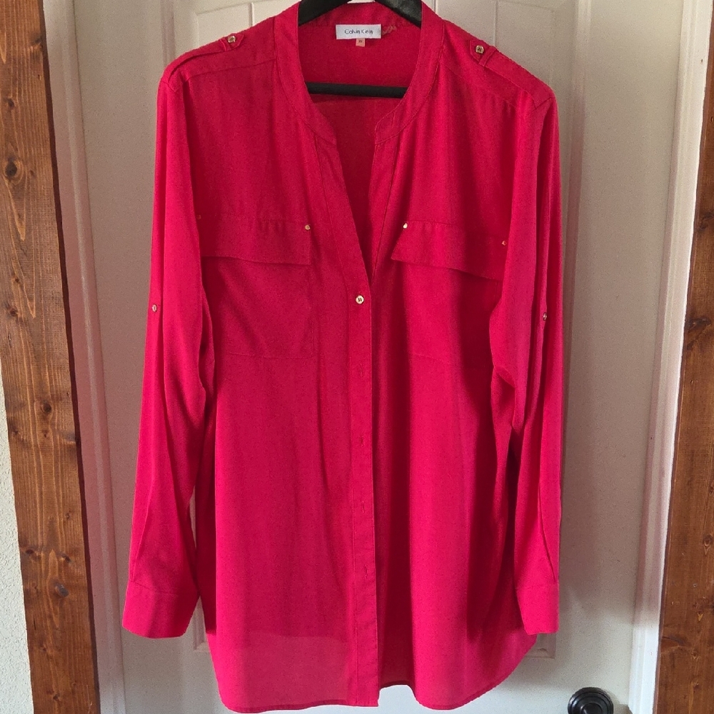 Calvin Kleine Women's Bright Pink Button-Up Top